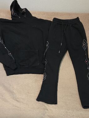 Men's Black Studded Hoodie & Sweatpants Set with Rhinestone Accents- Size S